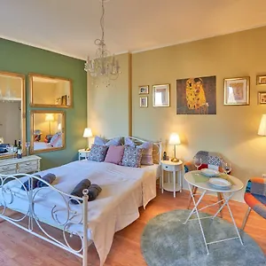 Apartment Old Romantic With Free Private Parking, Pula