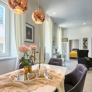 Apartment Hedone Luxury With Free Parking, Pula