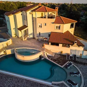 Apartment Amela, Pula